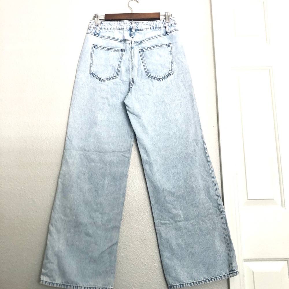 Zenana Outfitters Light Wash Wide Leg Jeans - Picture 9 of 9